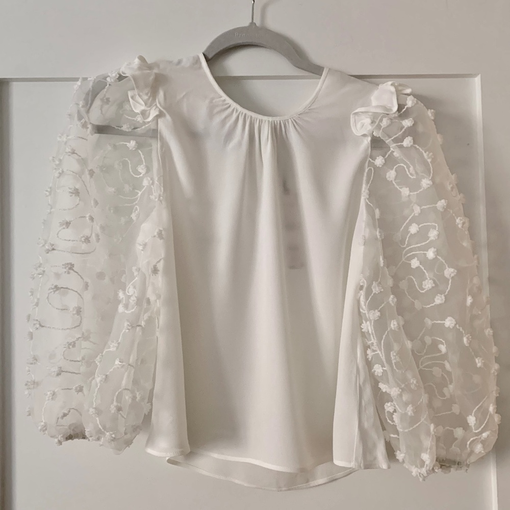 ZARA white blouse with lace sheer sleeves/ Size M